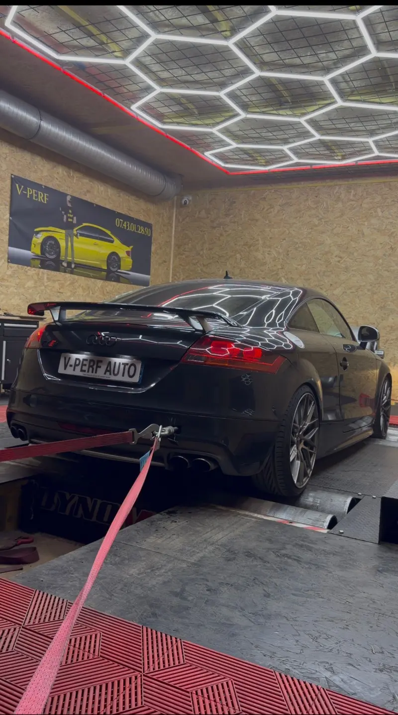 Audi TTRS sur banc V-Perf